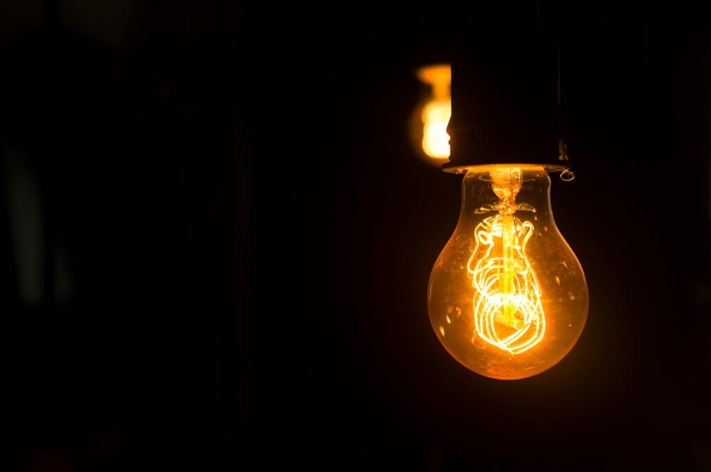 Lampe Licht Elektrik Upcycling-Ideen Kreative Lampen aus alten Materialien