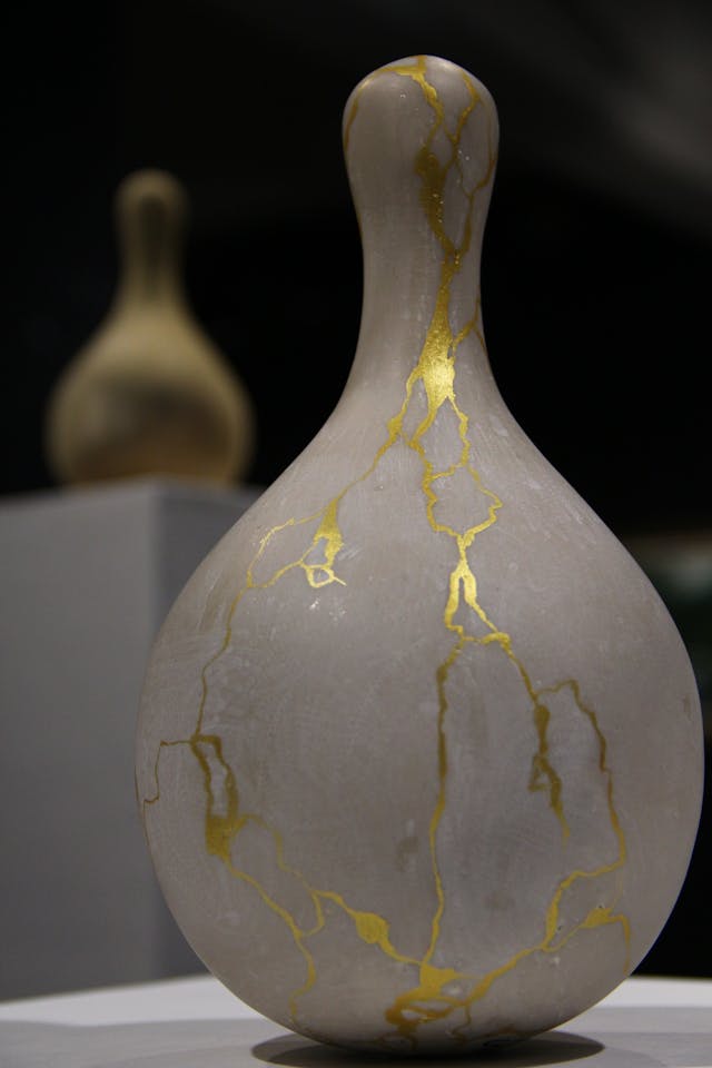 Kintsugi Vase Gold Reparatur Kintsugi-Reparaturtechnik – einfach erklärt